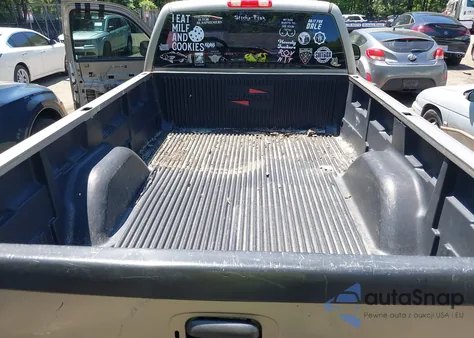 2000 Chevrolet Silverado 1500 from USA, damaged, VIN 1GCEC14V0YE332155